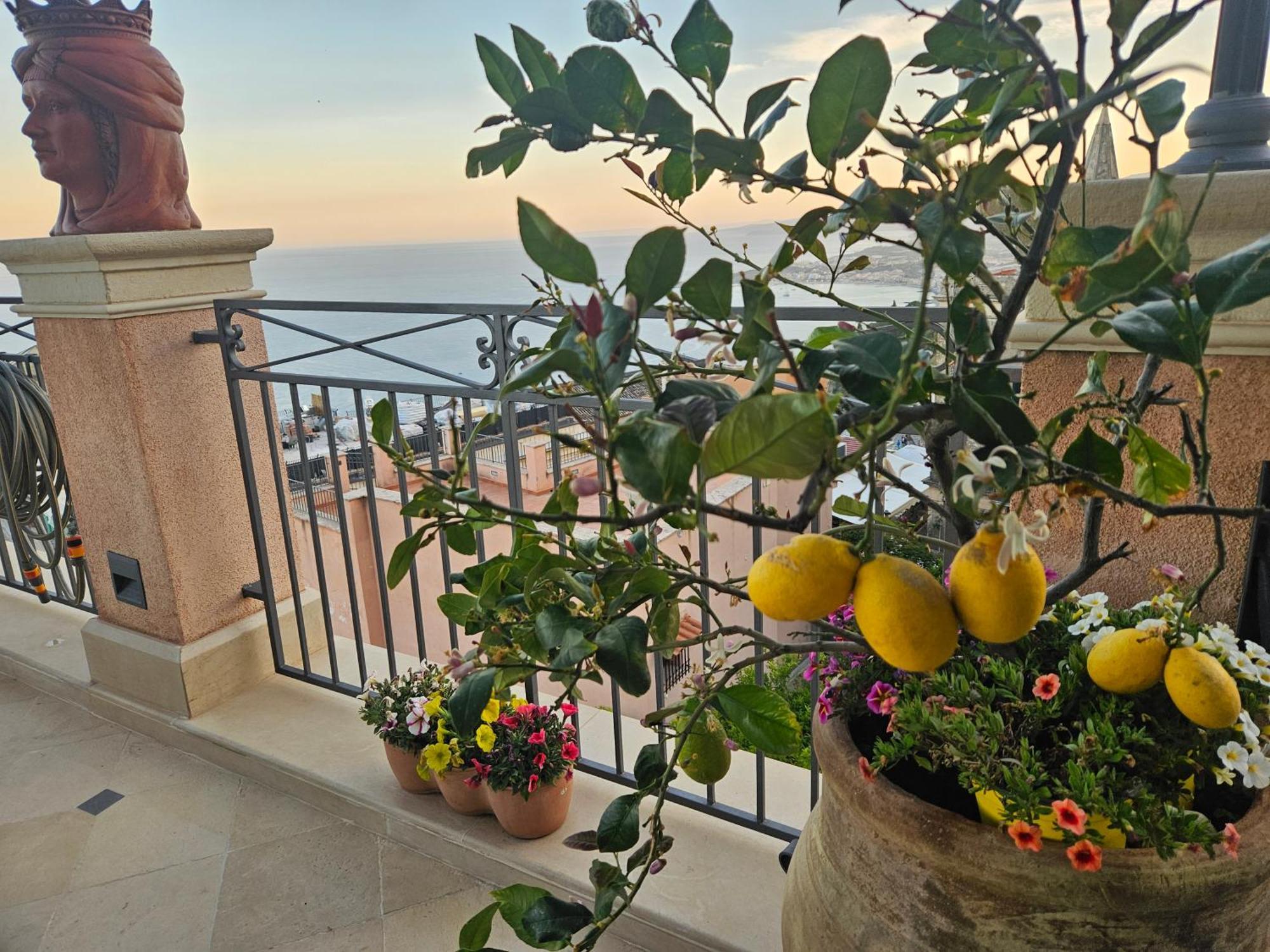 タオルミーナ Casa Turchetti Bed & Breakfast エクステリア 写真